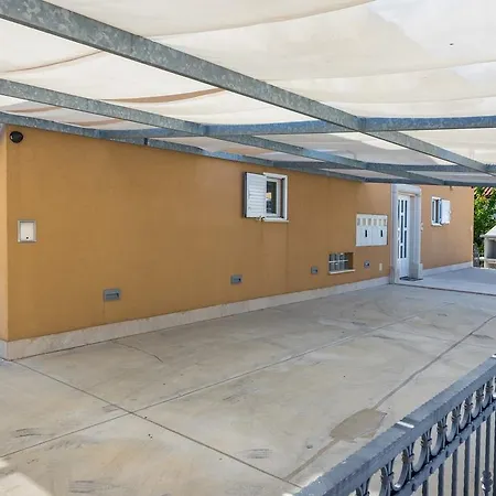 Apartment Zara