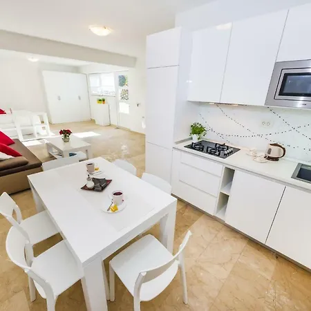 Zara Apartment *