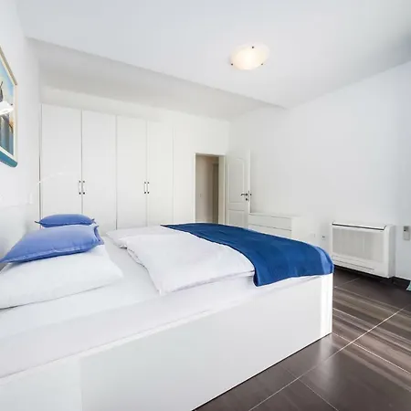 Zara Apartment *